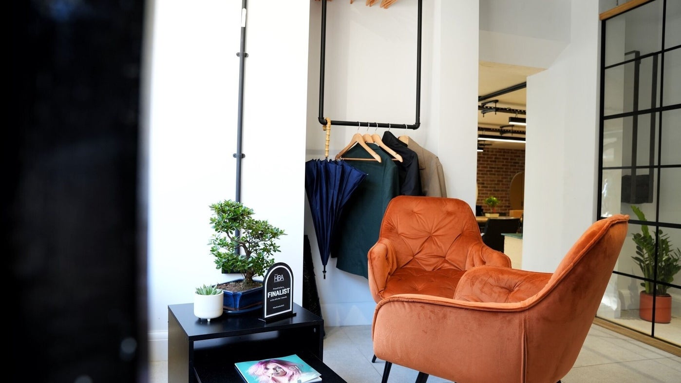Lounge chair and greenery at Morresi